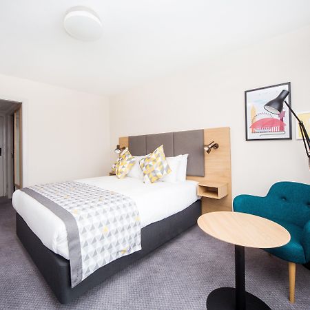 Holiday Inn London - Gatwick Airport By Ihg Horley  Esterno foto