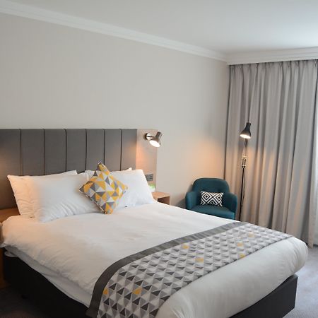 Holiday Inn London - Gatwick Airport By Ihg Horley  Esterno foto