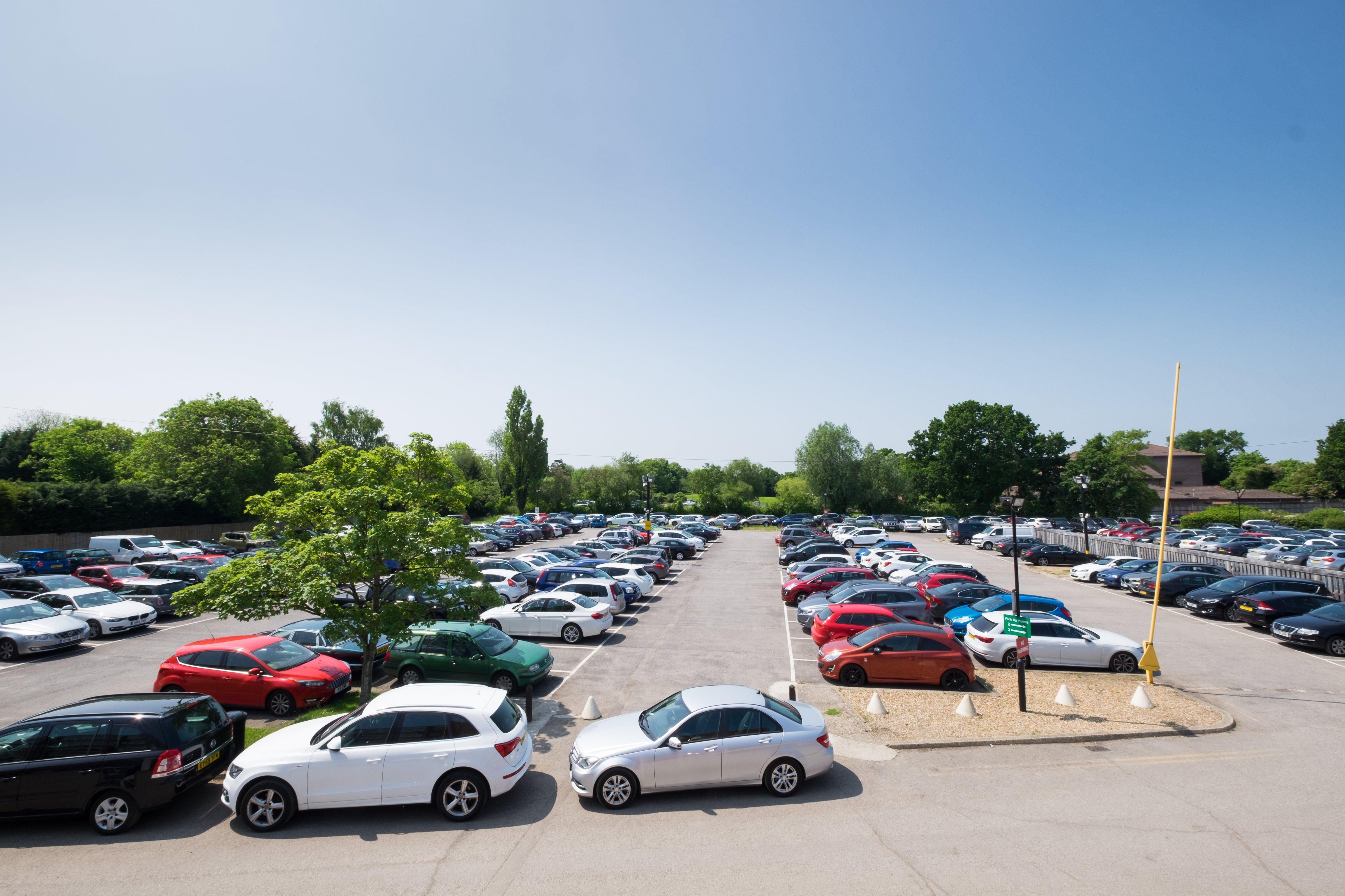 Holiday Inn London - Gatwick Airport By Ihg Horley  Esterno foto