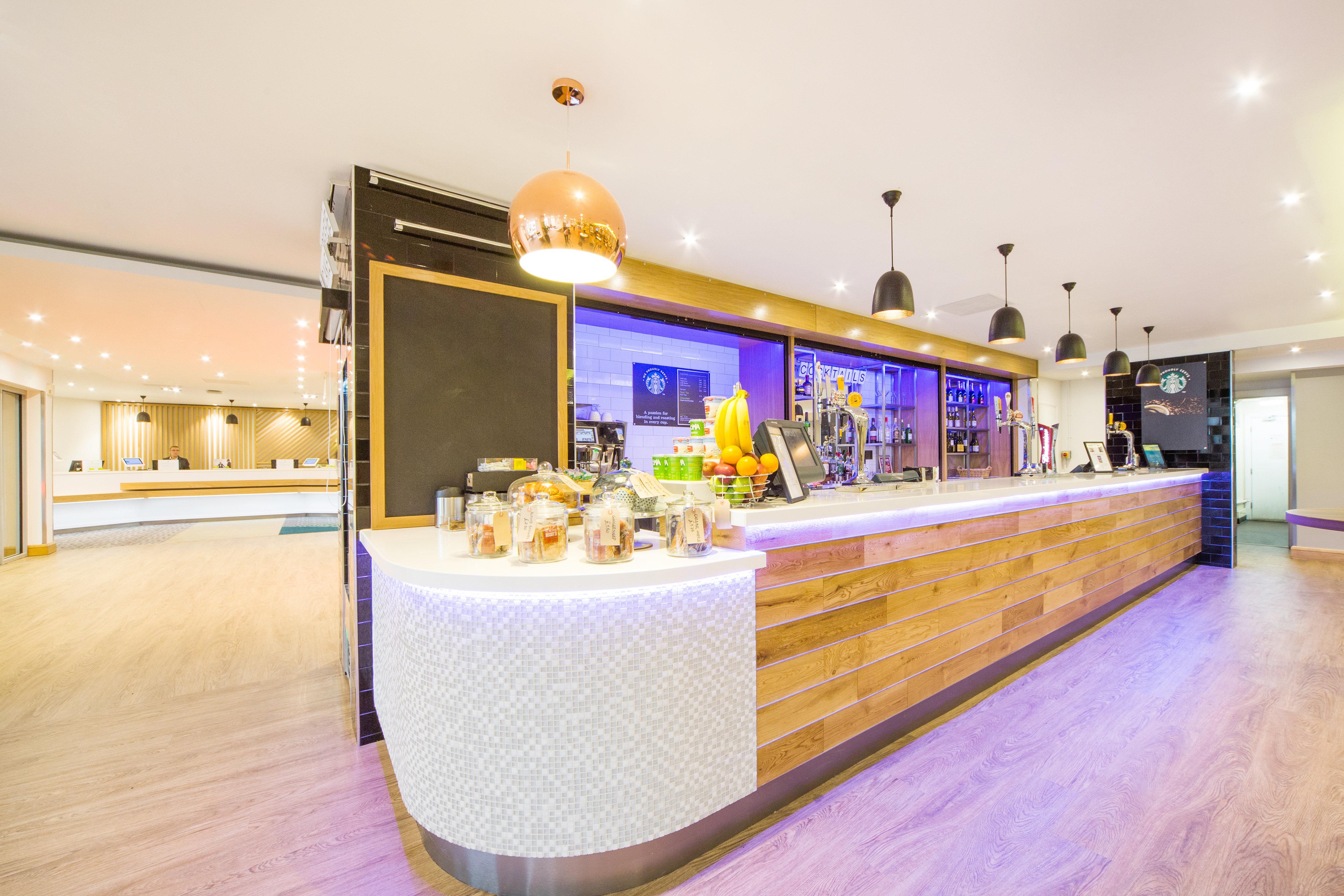 Holiday Inn London - Gatwick Airport By Ihg Horley  Esterno foto