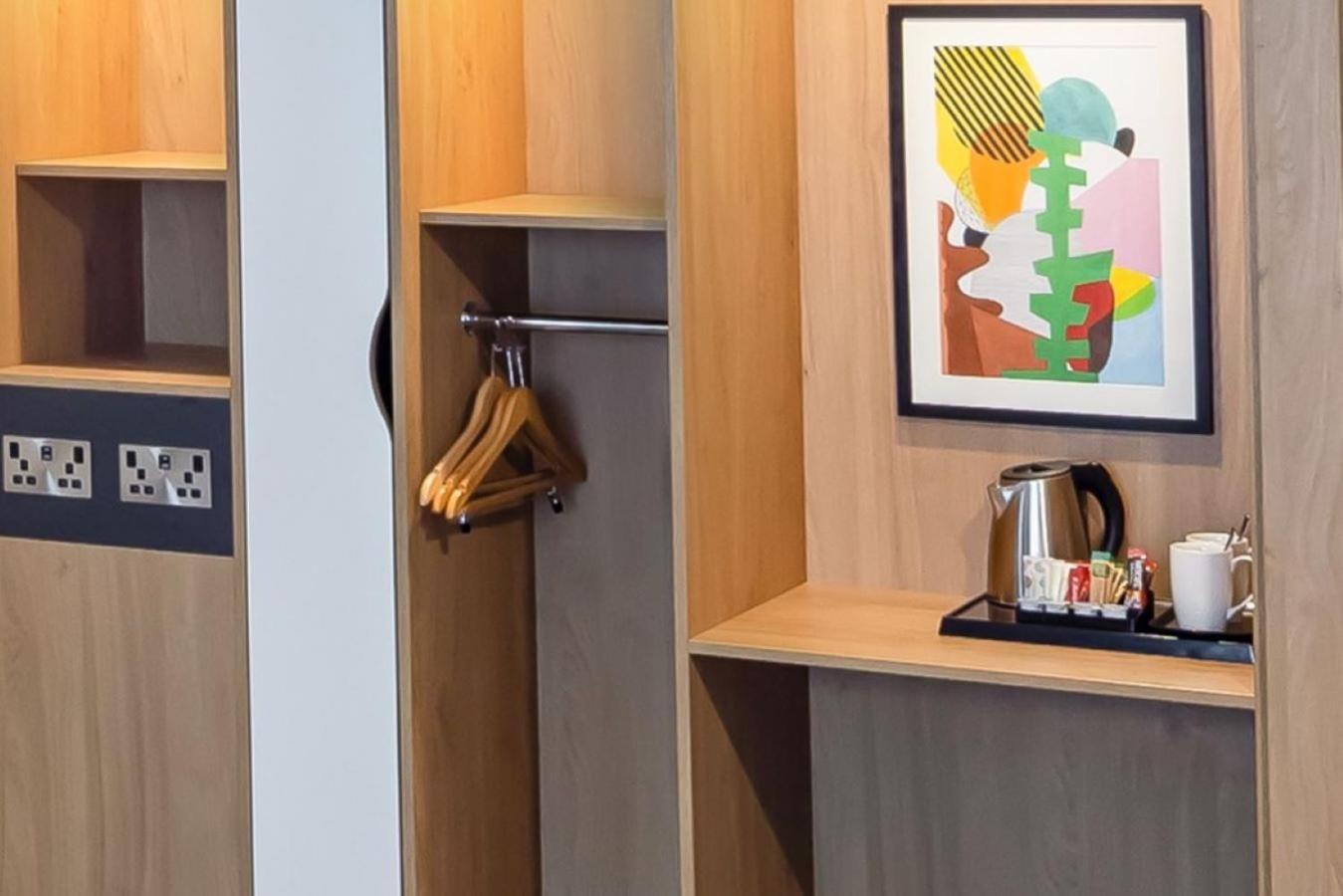 Holiday Inn London - Gatwick Airport By Ihg Horley  Esterno foto
