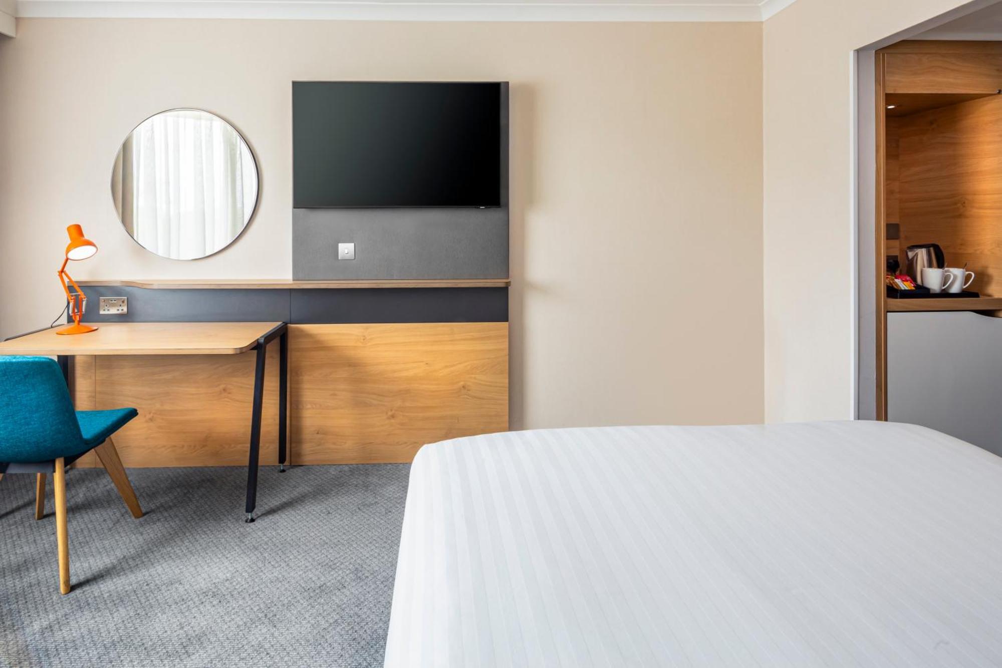 Holiday Inn London - Gatwick Airport By Ihg Horley  Esterno foto