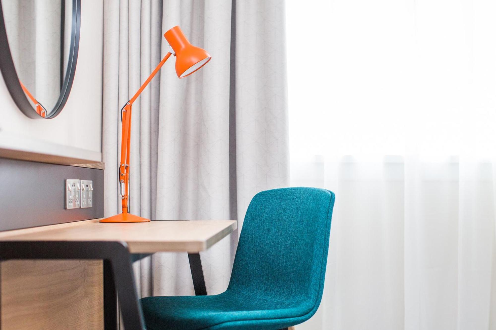 Holiday Inn London - Gatwick Airport By Ihg Horley  Esterno foto