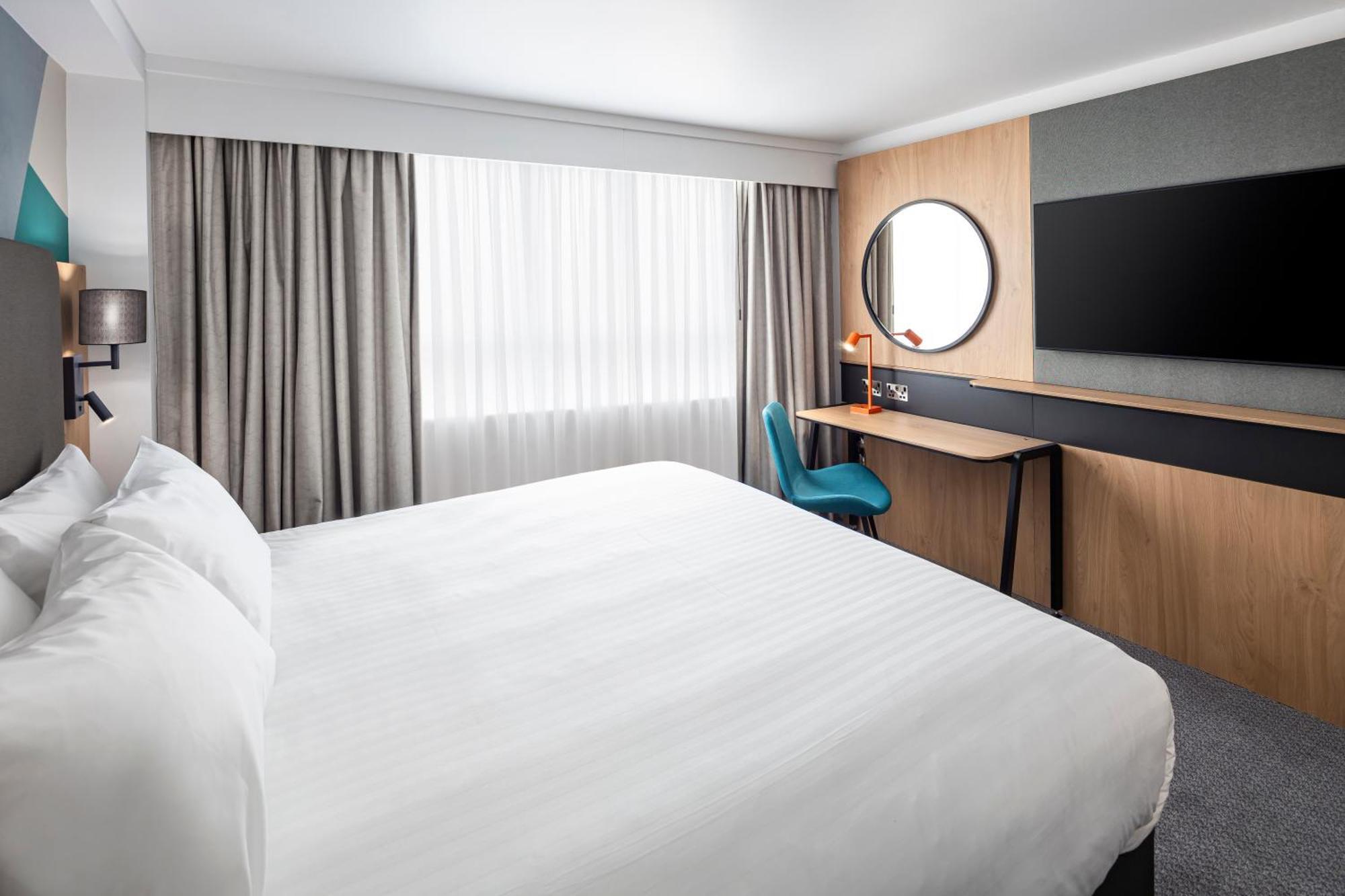 Holiday Inn London - Gatwick Airport By Ihg Horley  Esterno foto