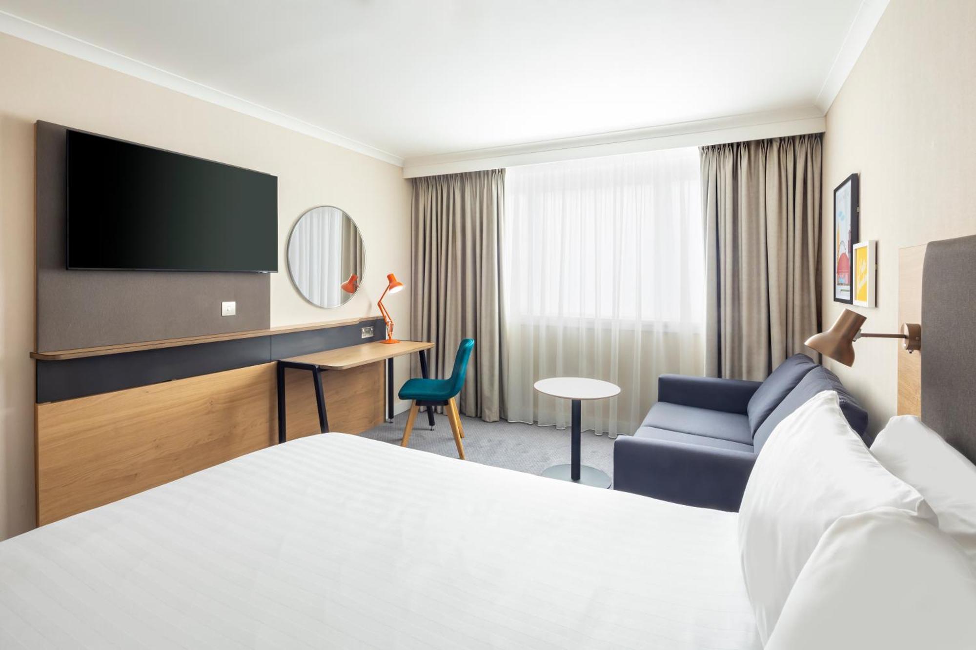 Holiday Inn London - Gatwick Airport By Ihg Horley  Esterno foto