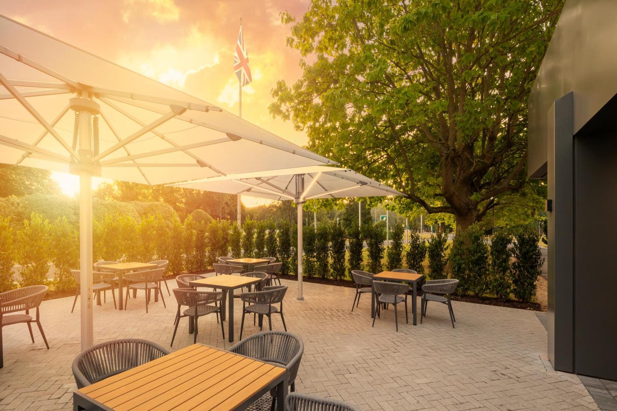 Holiday Inn London - Gatwick Airport By Ihg Horley  Esterno foto