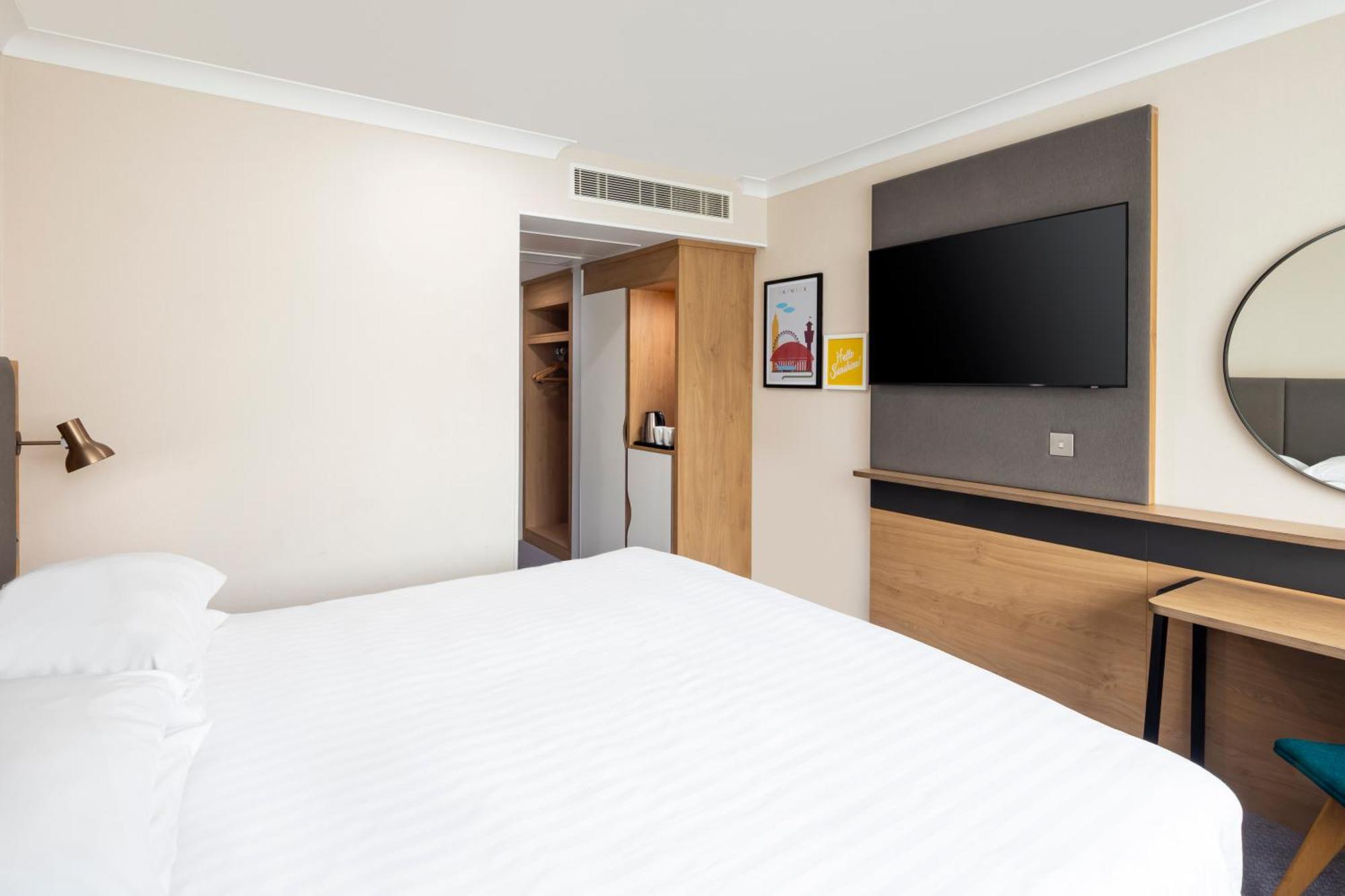 Holiday Inn London - Gatwick Airport By Ihg Horley  Esterno foto