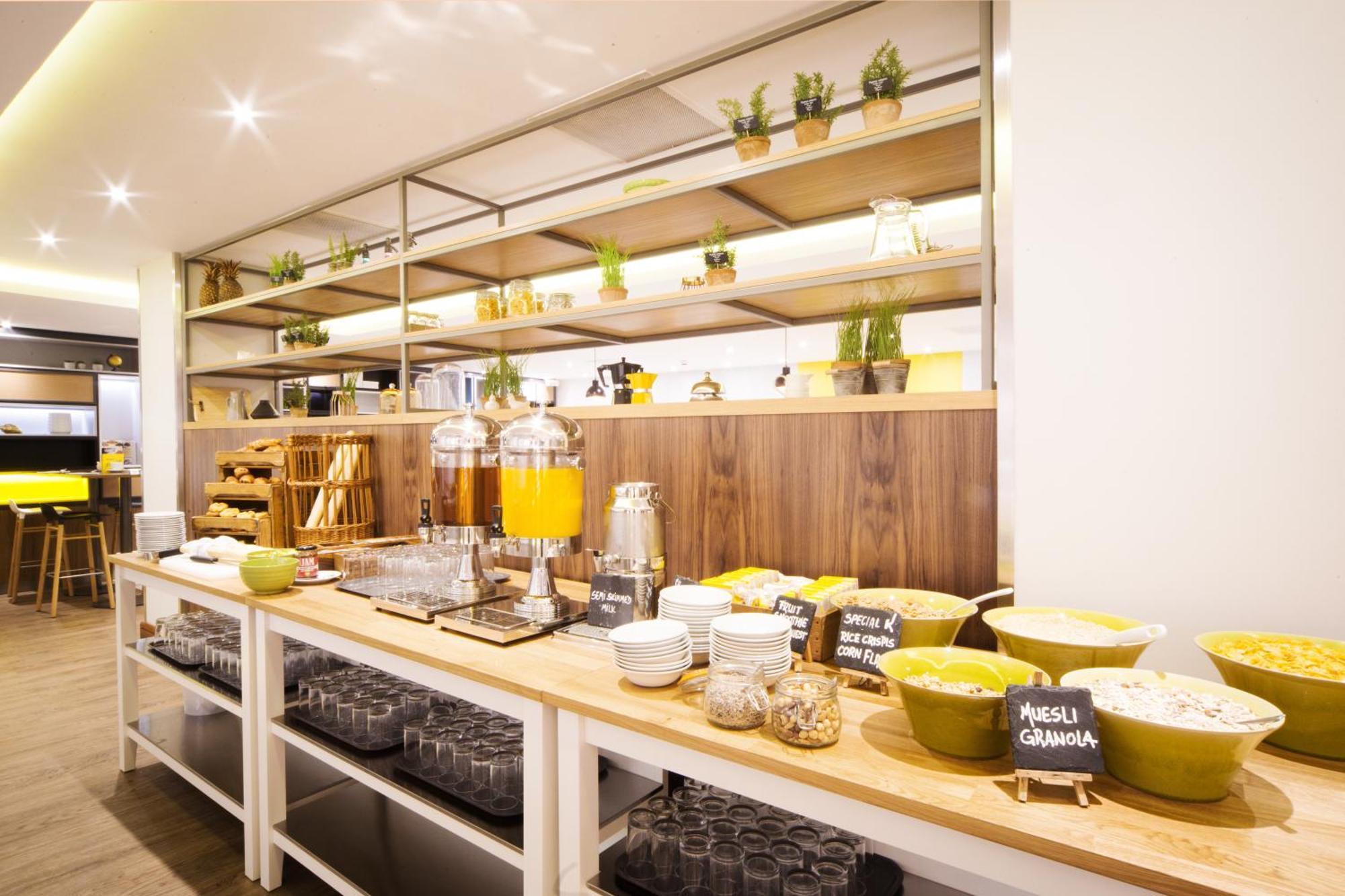 Holiday Inn London - Gatwick Airport By Ihg Horley  Esterno foto
