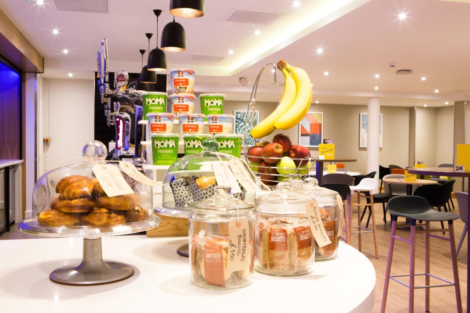 Holiday Inn London - Gatwick Airport By Ihg Horley  Esterno foto